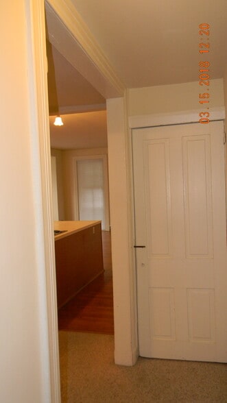 Building Photo - 418 N High St