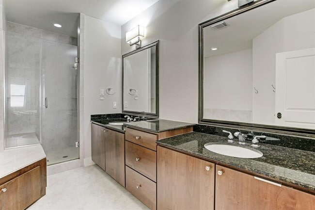 Building Photo - 511 Birdsall St