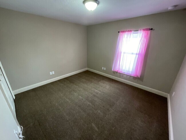 Building Photo - 455 Marion Oaks Ln