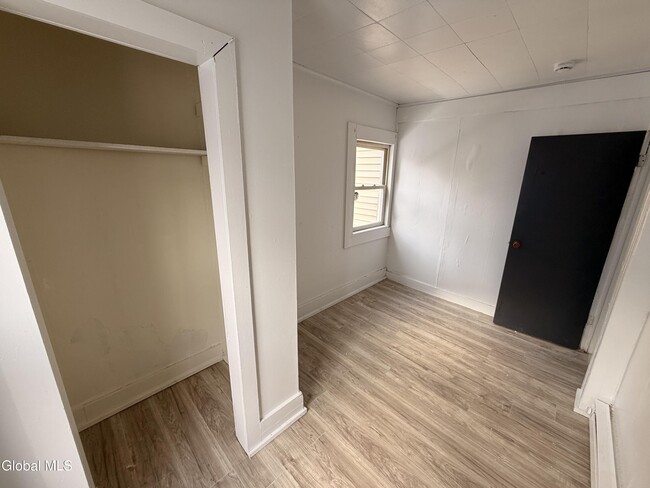 Building Photo - 54 Arch St