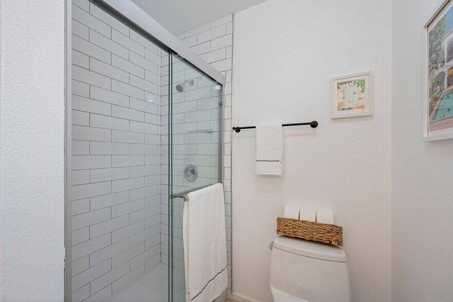 Building Photo - 3920 Quigley St