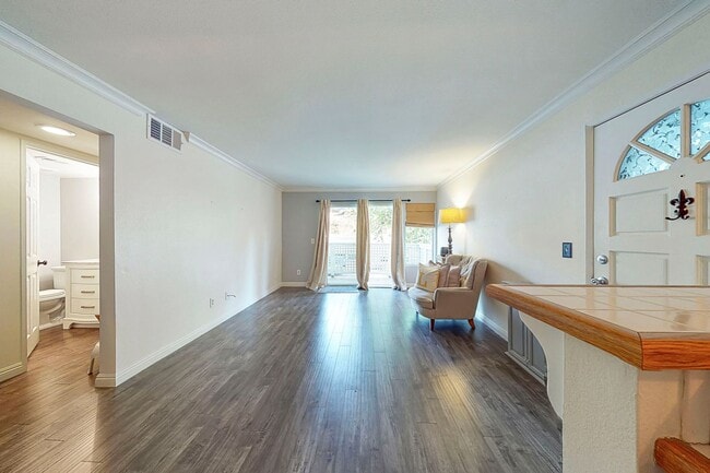 Building Photo - Harbor Walk - 2 Bed / 2 Bath