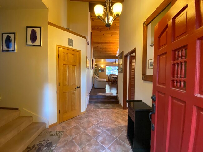 Entry Way - 26927 Manzanita Ct
