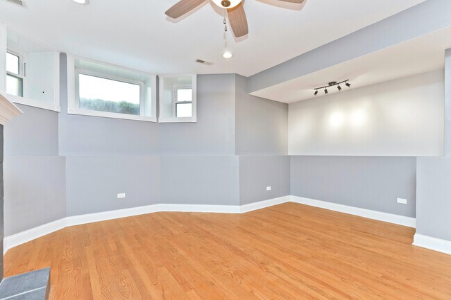 Building Photo - 5212 N Winthrop Ave