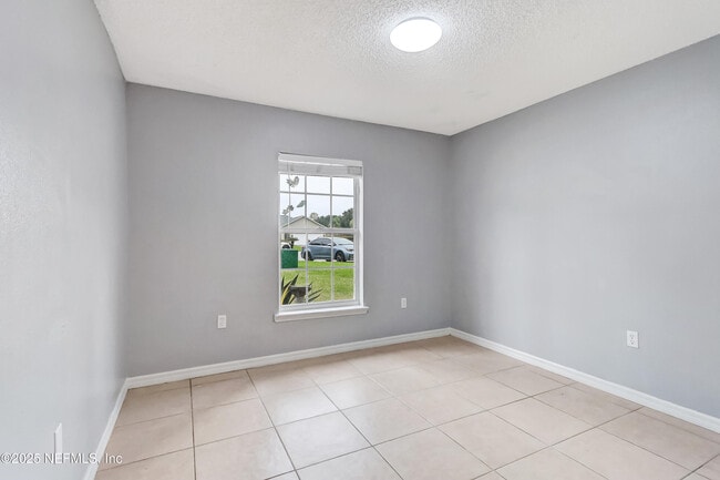 Building Photo - 13002 Viburnum Dr S