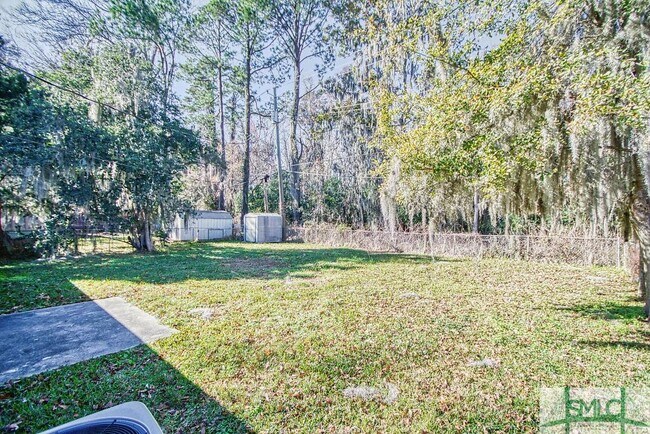 Building Photo - 11105 Largo Dr