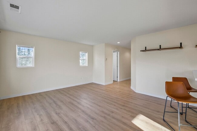 Building Photo - Lake Stevens~Amber Skyline