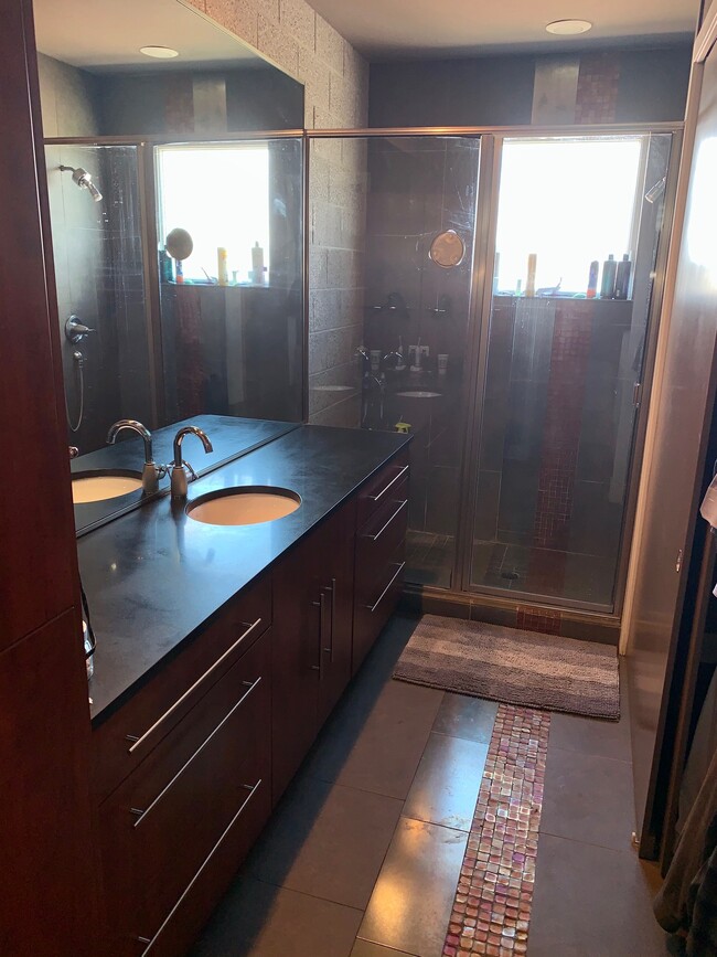 3rd Floor Master Bathroom - 11853 Bradburn Blvd