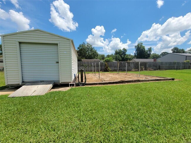 Building Photo - 8107 Pinto Ln