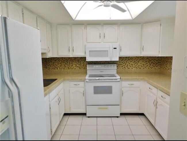 Building Photo - 3405 Dumaine Ct