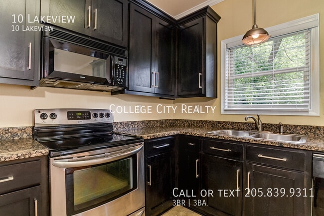 Building Photo - 10 Lakeview