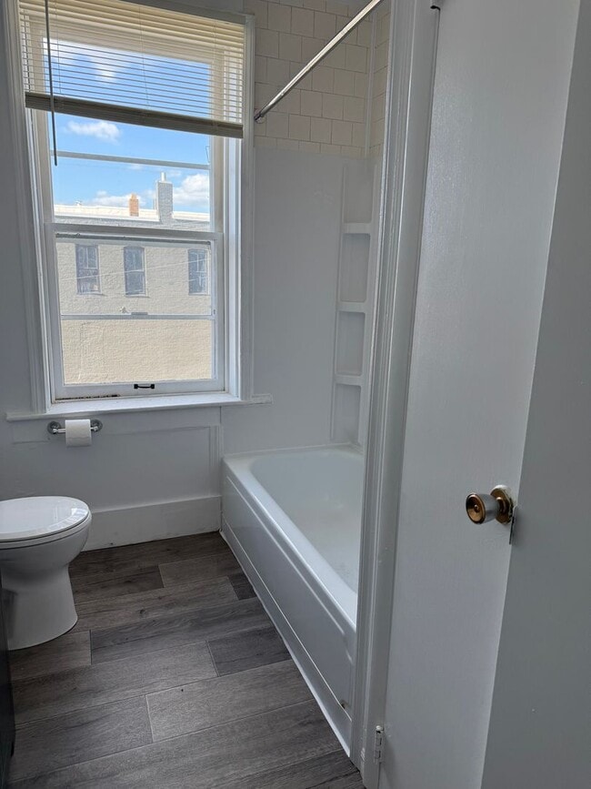 Building Photo - 202 1/2 S Madison - Richmond