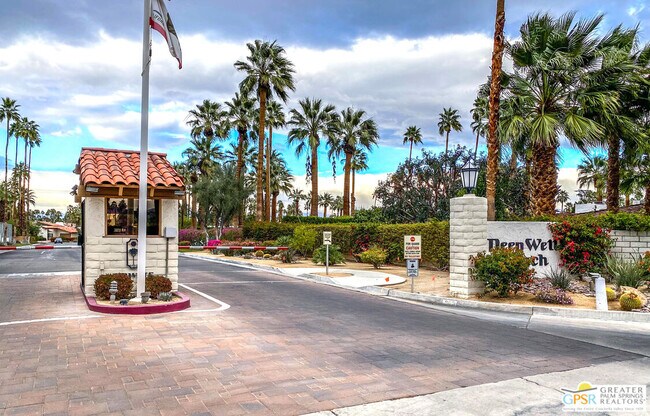 Building Photo - 1347 Primavera Dr W
