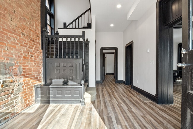 Building Photo - 4315 Delmar Blvd