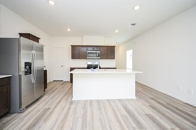 Building Photo - 16822 Paintbrush Holw Ln