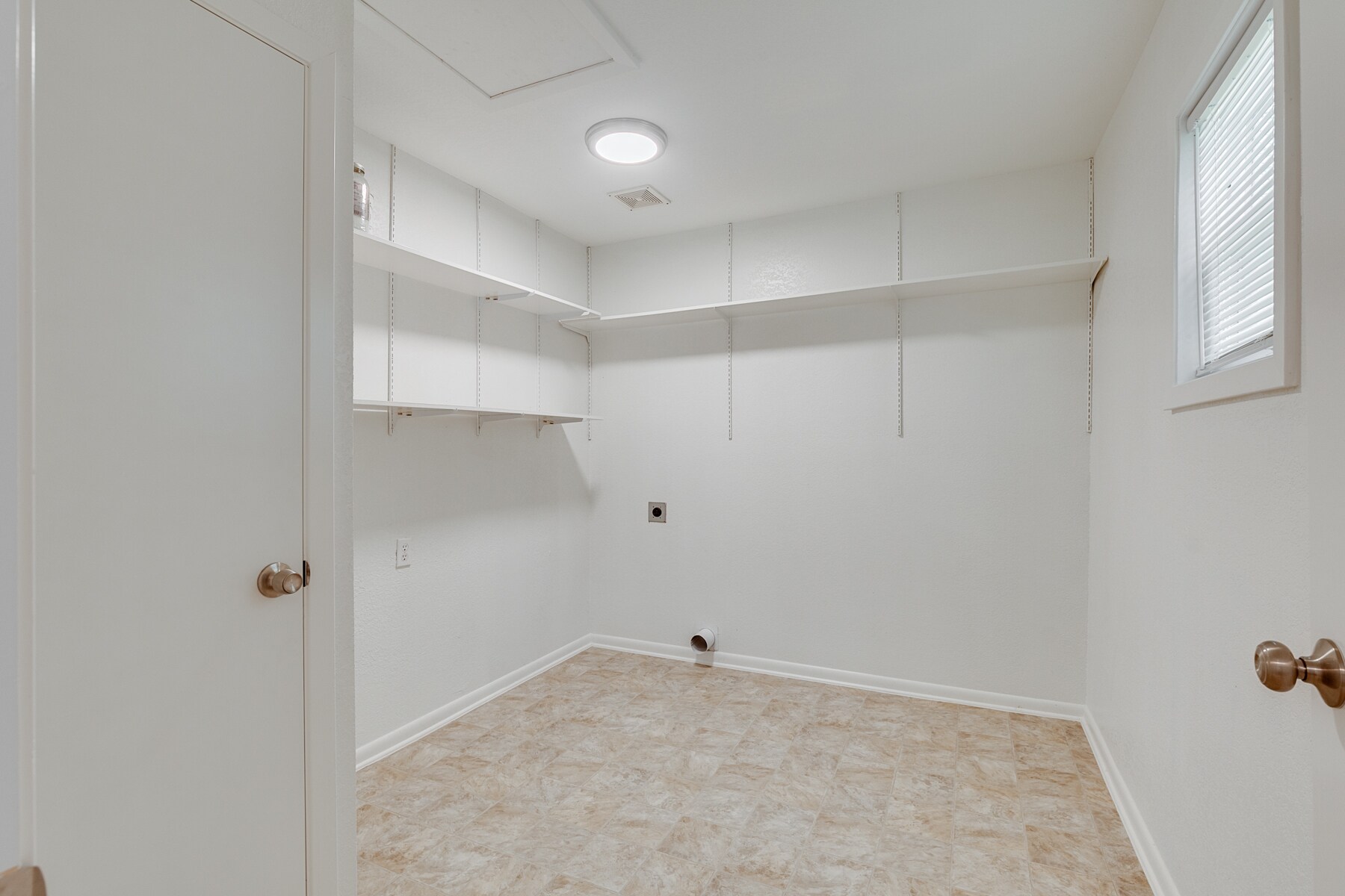 Building Photo - 3045 Olive Pl