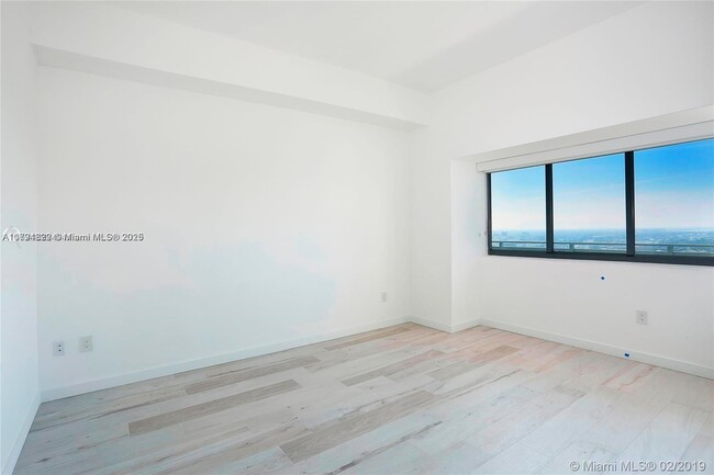 Building Photo - 480 NE 31st St