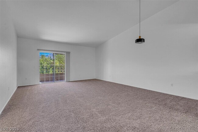 Building Photo - 353 Amber Pine St