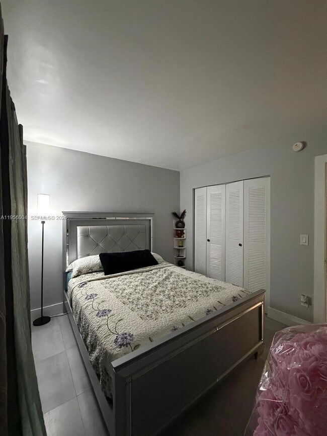 Building Photo - 15354 SW 72nd St