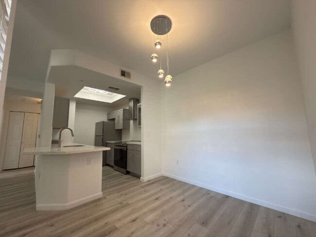Building Photo - "Charming 1-Bedroom Retreat with Fireplace...