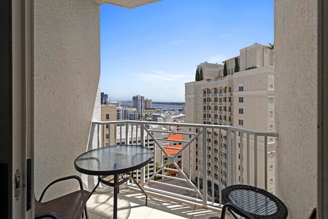 Building Photo - 255 Evernia St