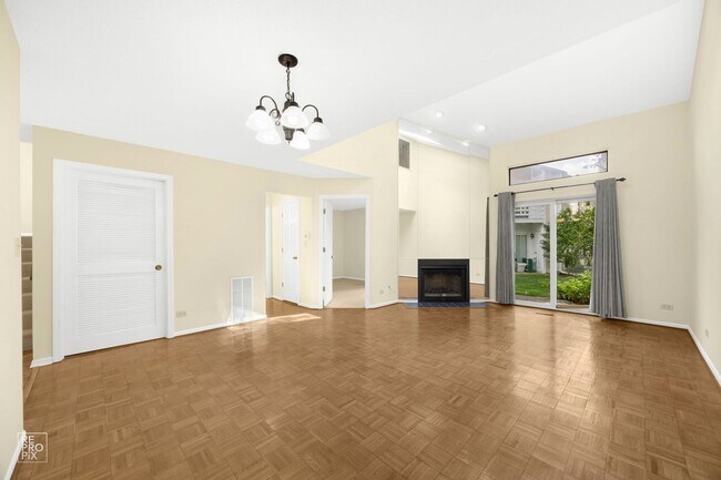 Building Photo - 1081 Courtland Dr