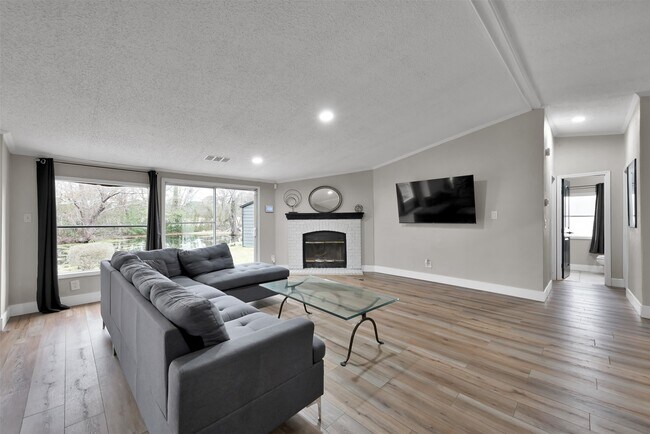 Building Photo - 22603 Tuwa Rd