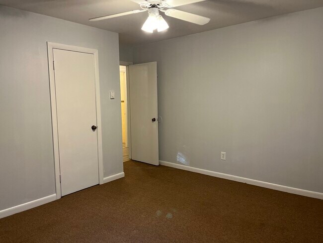 Building Photo - 56 Morton Station Rd