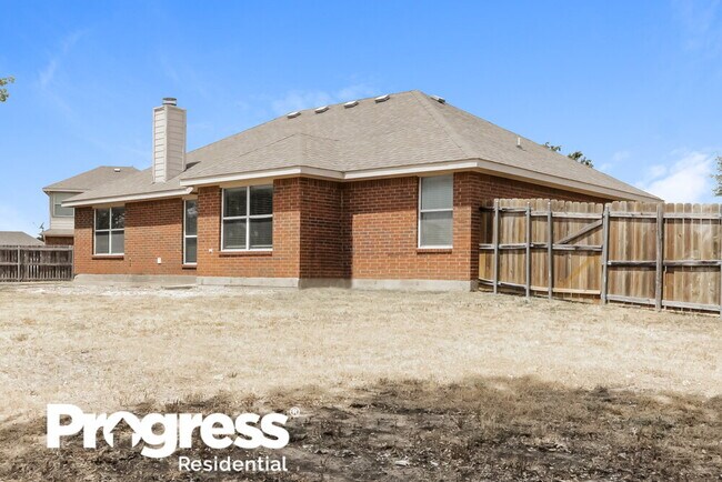 Building Photo - 302 Shadow Bend Cir