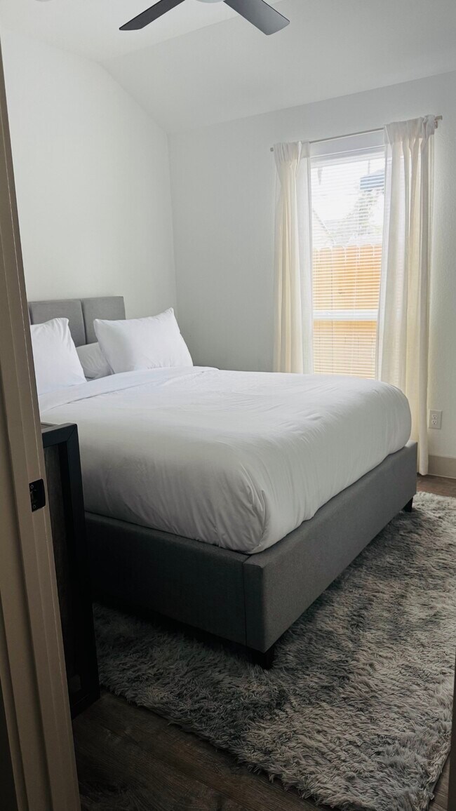 Building Photo - 9001 Nyssa St