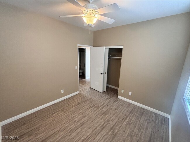 Building Photo - 3317 La Cascada Ave