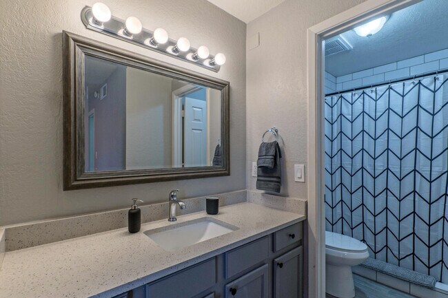 Building Photo - 3402 N 32nd St