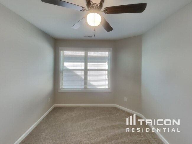 Building Photo - 3380 Baylor Cir