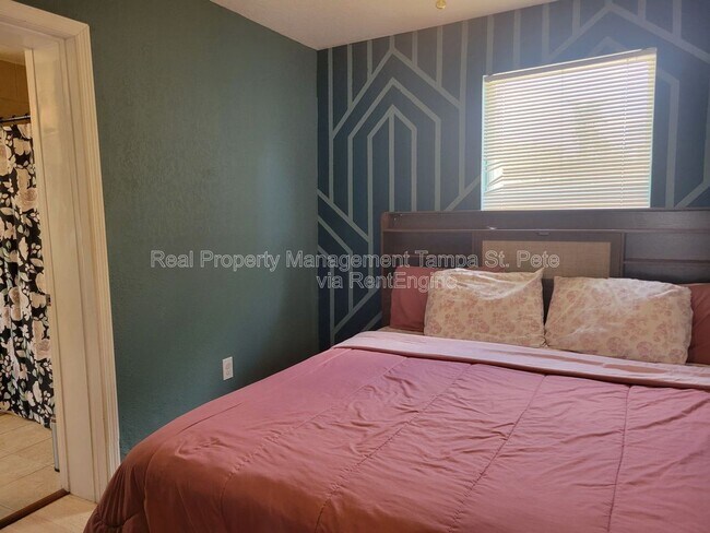 Building Photo - 1711 E New Orleans Ave