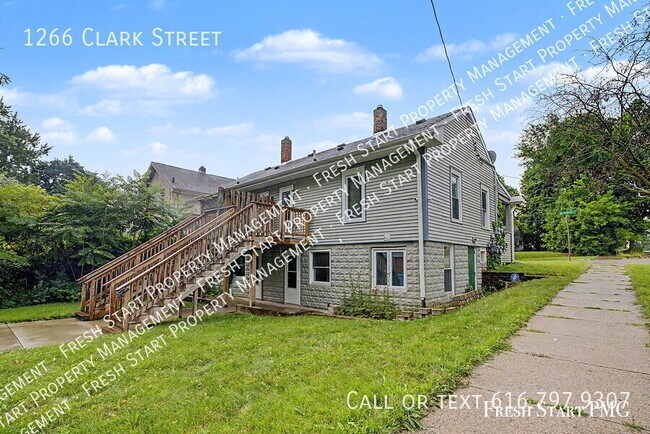 Building Photo - 1266 Clark St