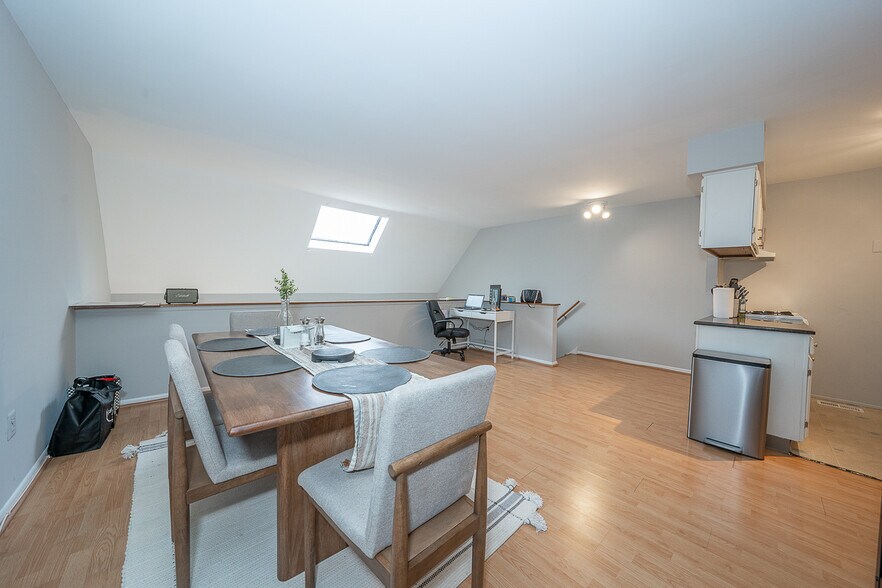 Building Photo - 765 N Ringgold St