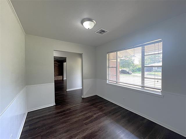 Building Photo - 1431 Eastview Dr