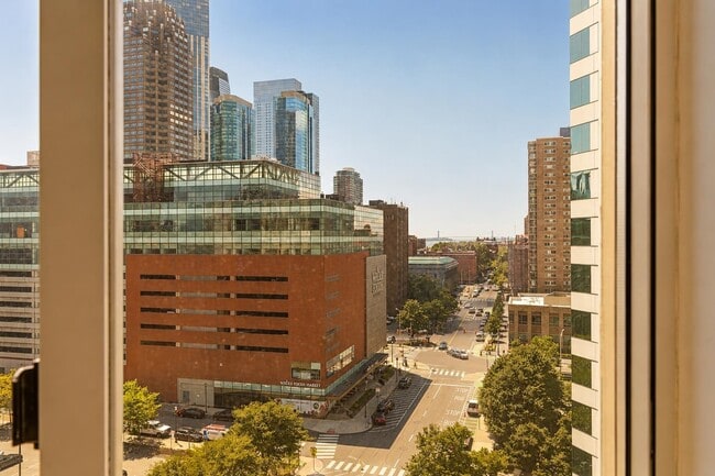 Building Photo - 311 Washington St