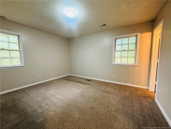 Building Photo - 5325 Trampas Ct