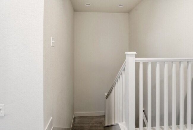 Building Photo - $2,645.95, 3 bed, 2.5 bath end unit located in Aurora with a washer and dryer.