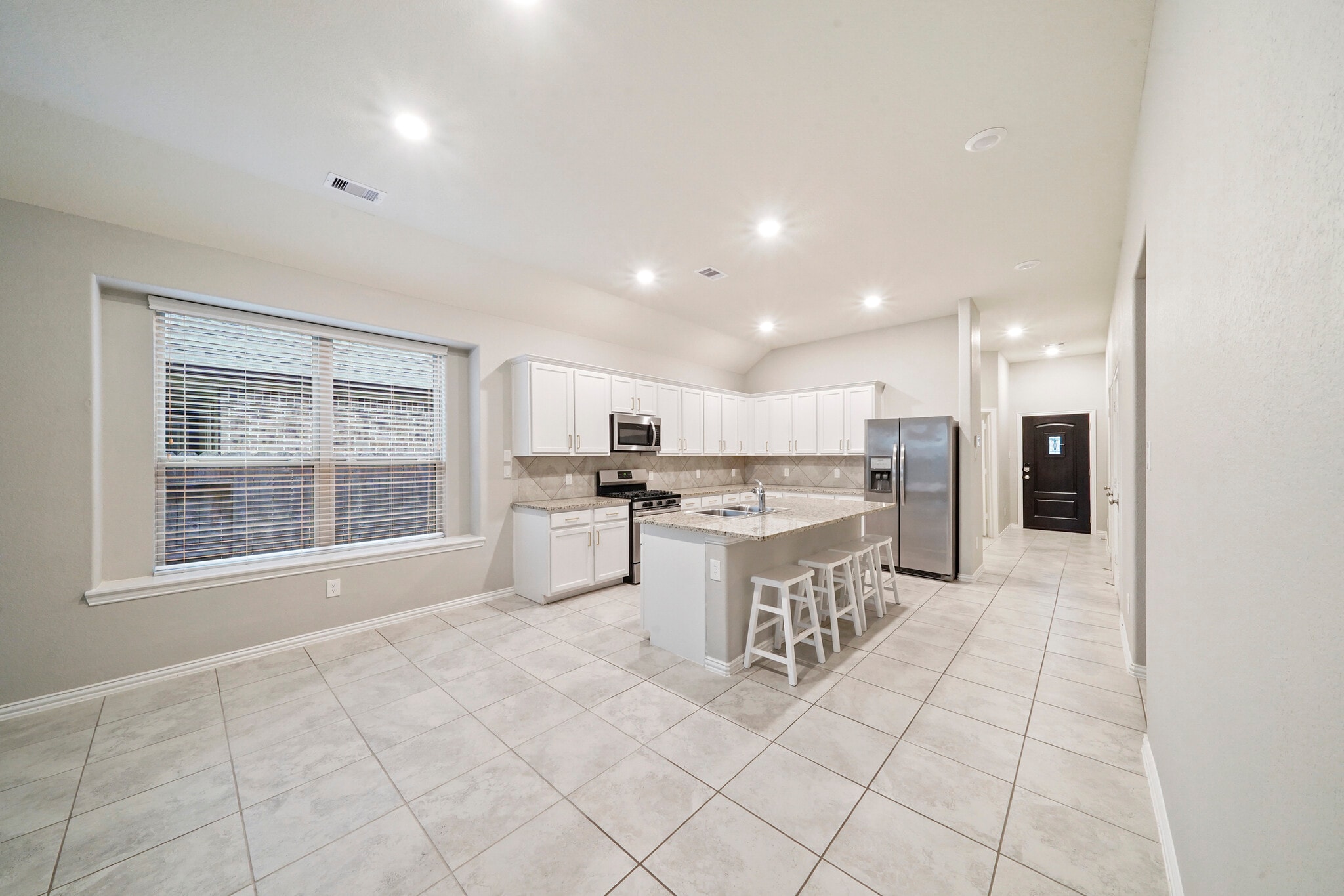 Building Photo - 27910 Augusta View Dr
