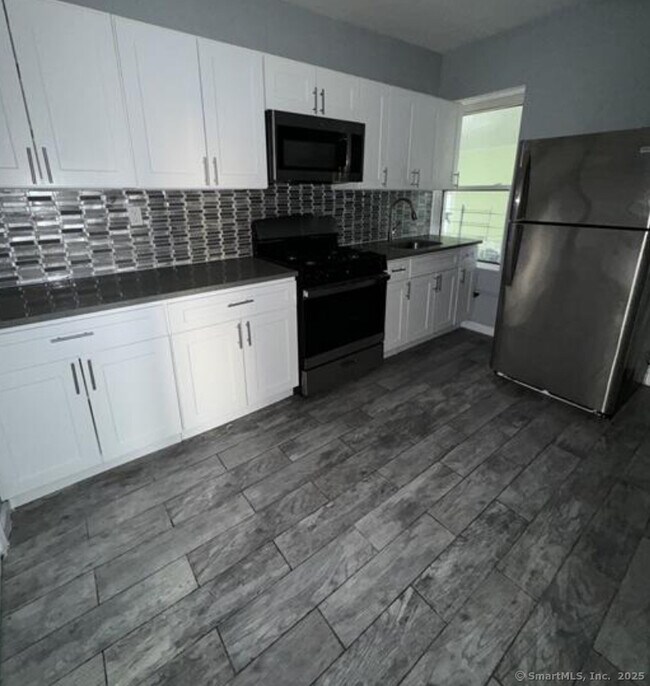 Primary Photo - 1220 Pembroke St