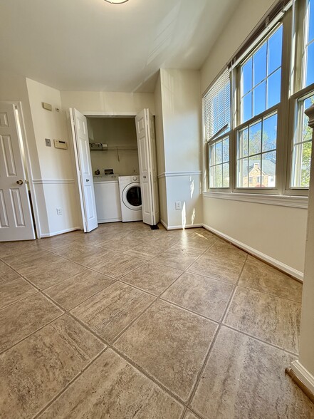 Building Photo - 9632 Hadleigh Ct