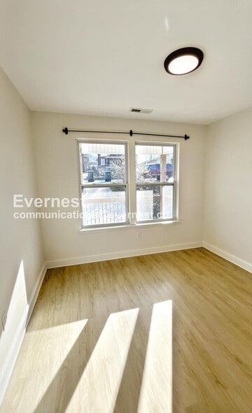 Building Photo - 879 Wheeler Ave