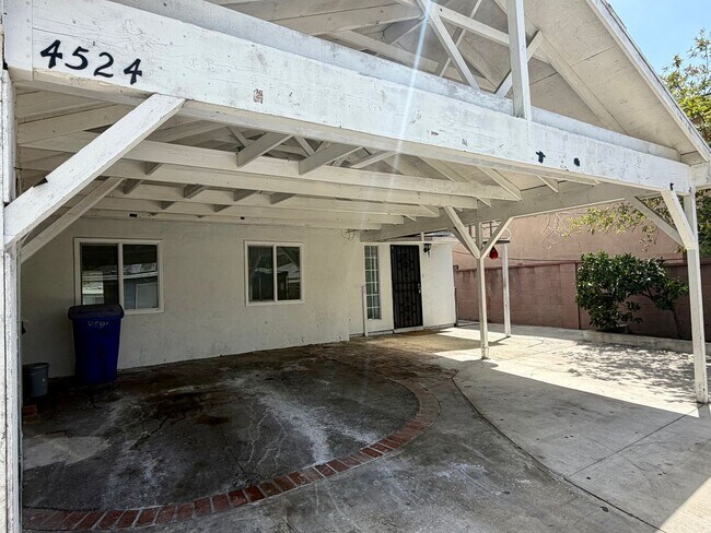 Building Photo - 4522-24