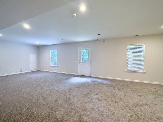 Building Photo - 9148 Hillston Ridge Rd