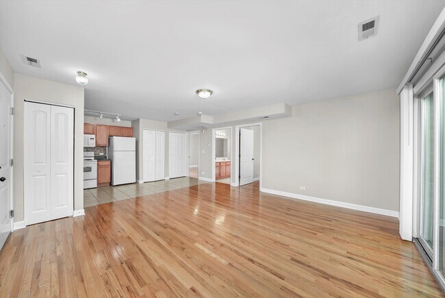 Building Photo - 3423 Ridgeland-201