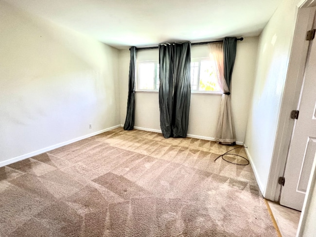 Building Photo - 811 Pescadero Dr