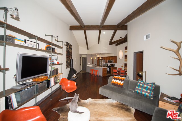 Primary Photo - 2700 Cahuenga Blvd E