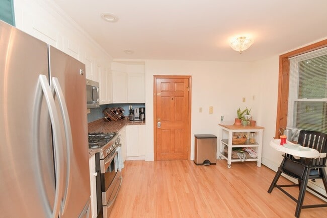 Building Photo - 315 St Paul St